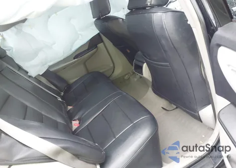 2016 Toyota Camry Le z USA, uszkodzony, nr VIN 4T4BF1FK3GR519330